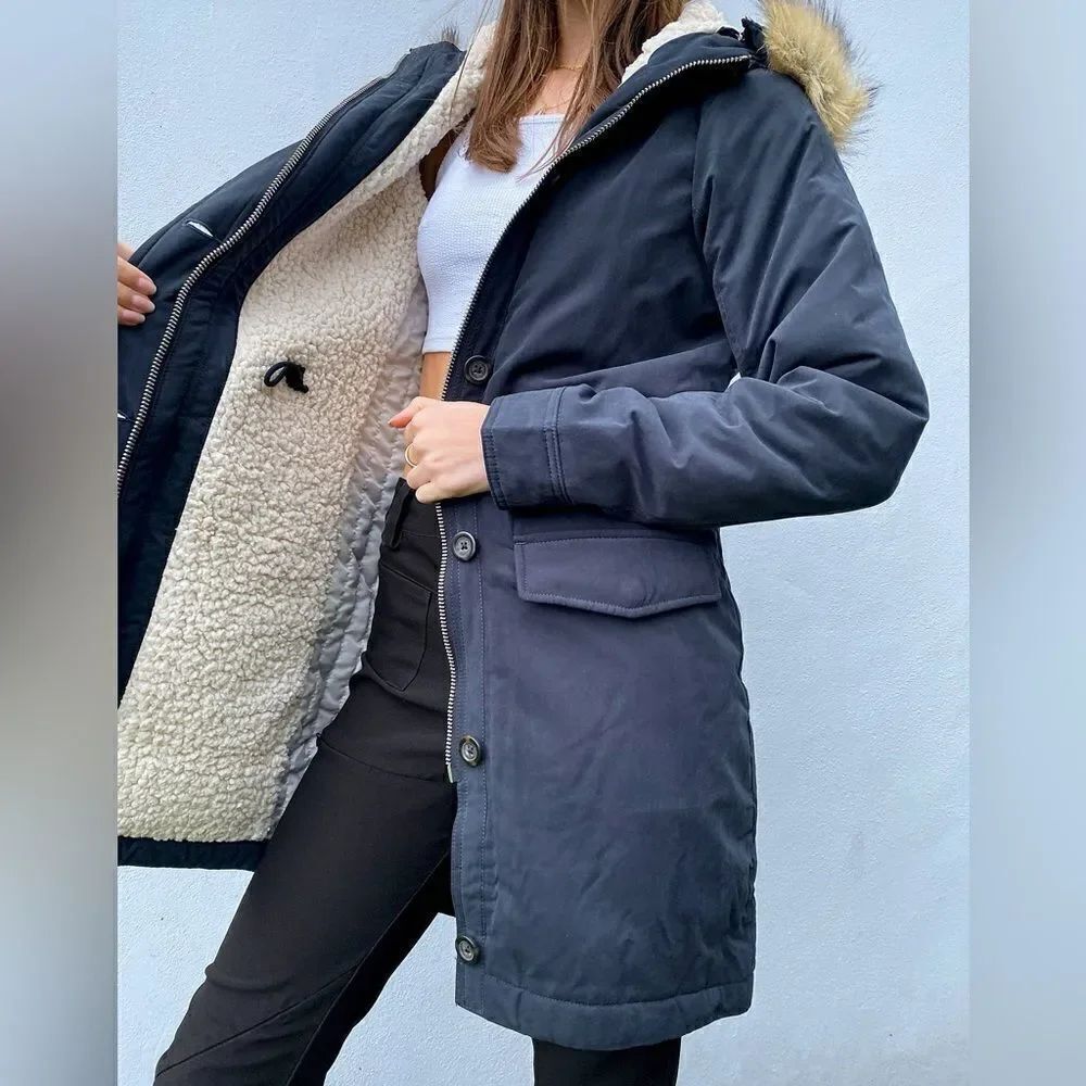 Abercrombie & Fitch Sherpa lined parka size Small